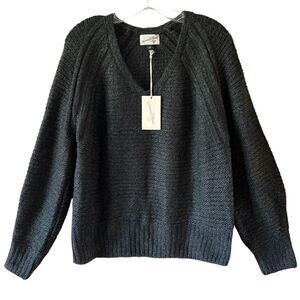 NEW Universal Thread Dark Grey V Neck Sweater